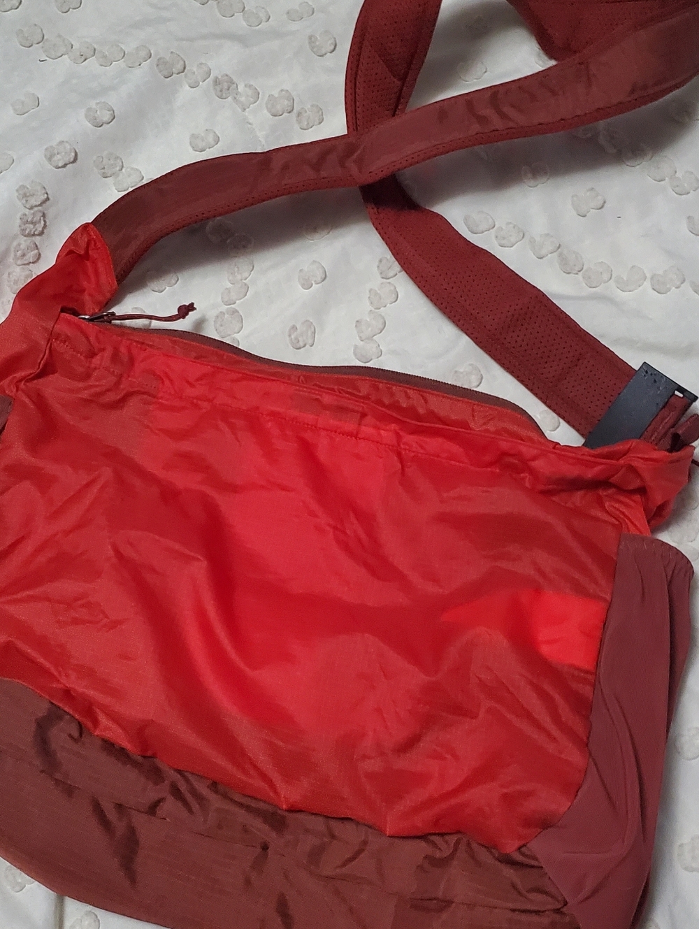 Patagonia Red & Wine Patagonia® Worn WearLightweight Travel Courier - Picture 6 of 6
